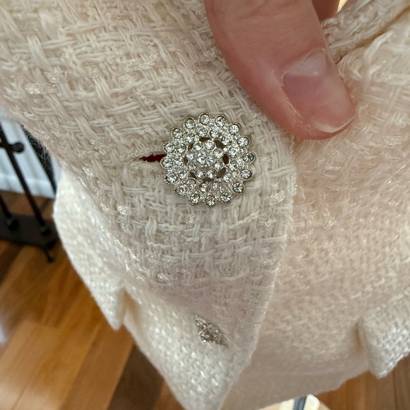 Zara Textured Cream Vest with Buttons - Picture 4 of 6